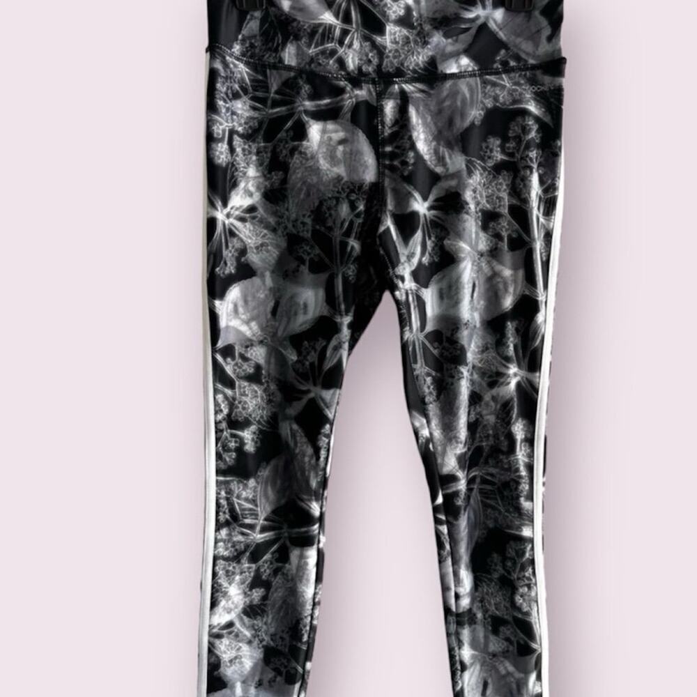JOCKEY leggings women’s S black with gray botanical print